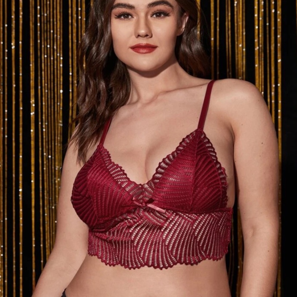 NEW| SHEIN Women’s Plus Size Triangle Red Bralette